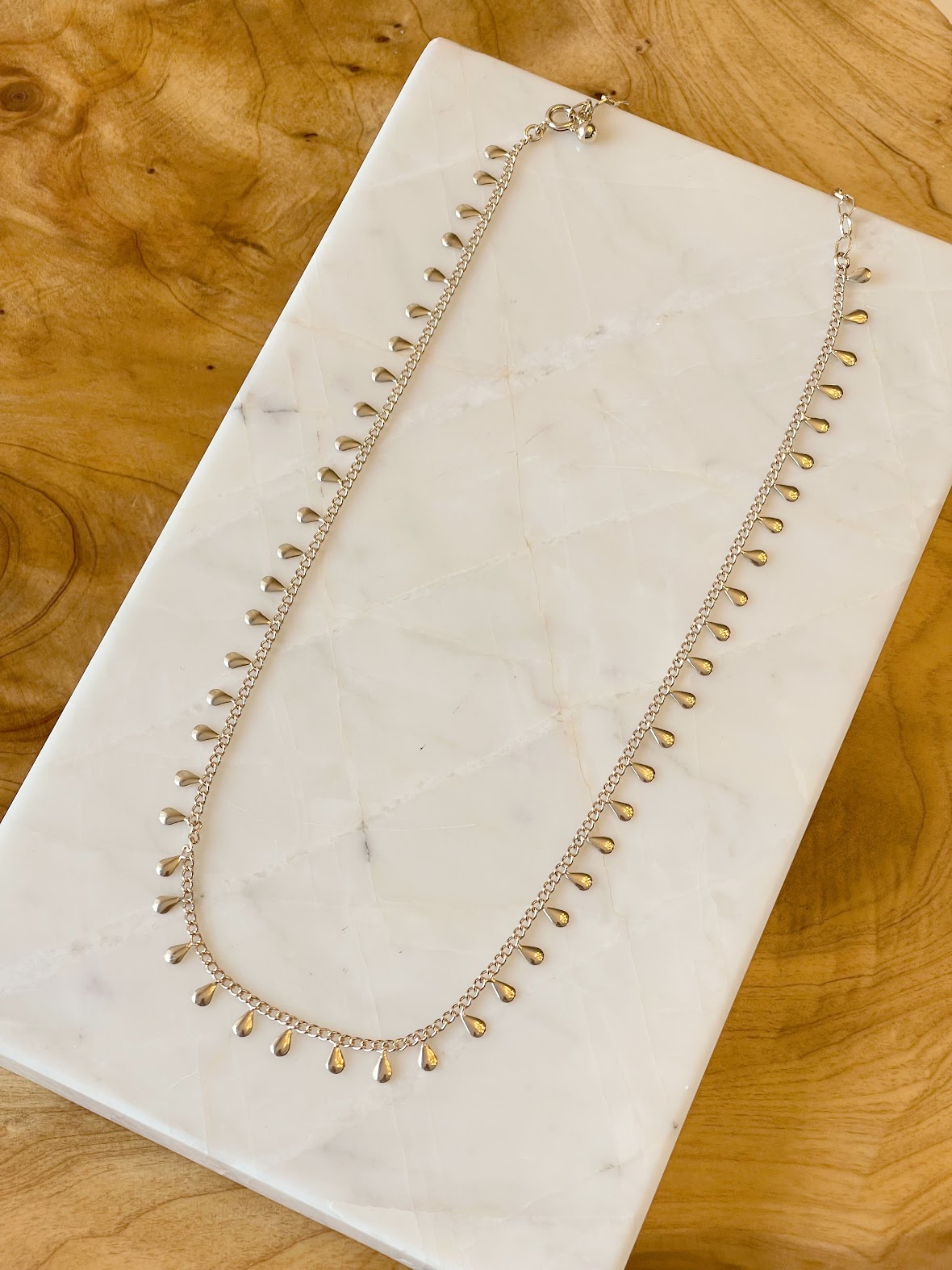 Gold drops necklace