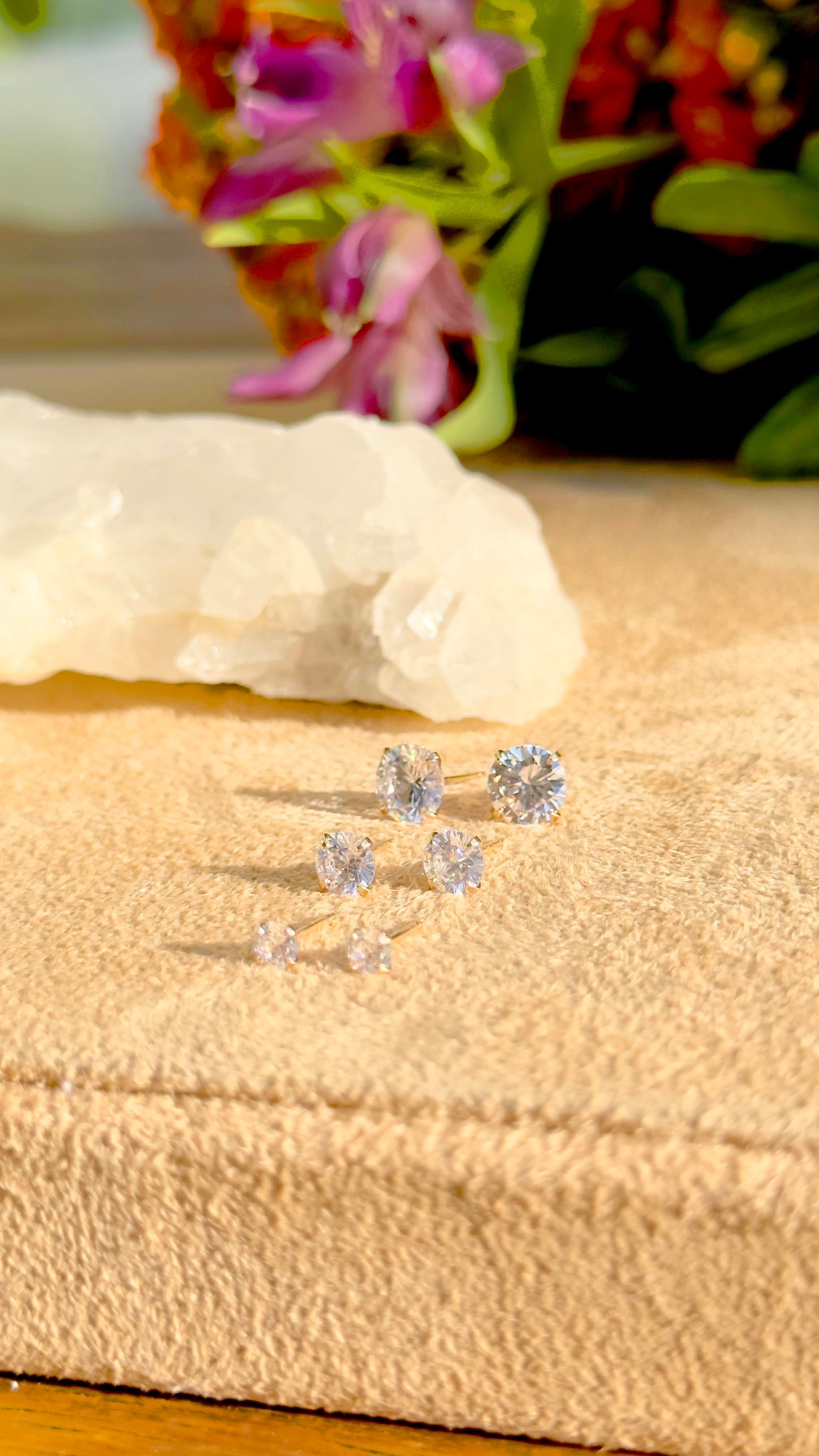 Solitaire earrings in 18k gold plating 4MM, 6MM, 8MM