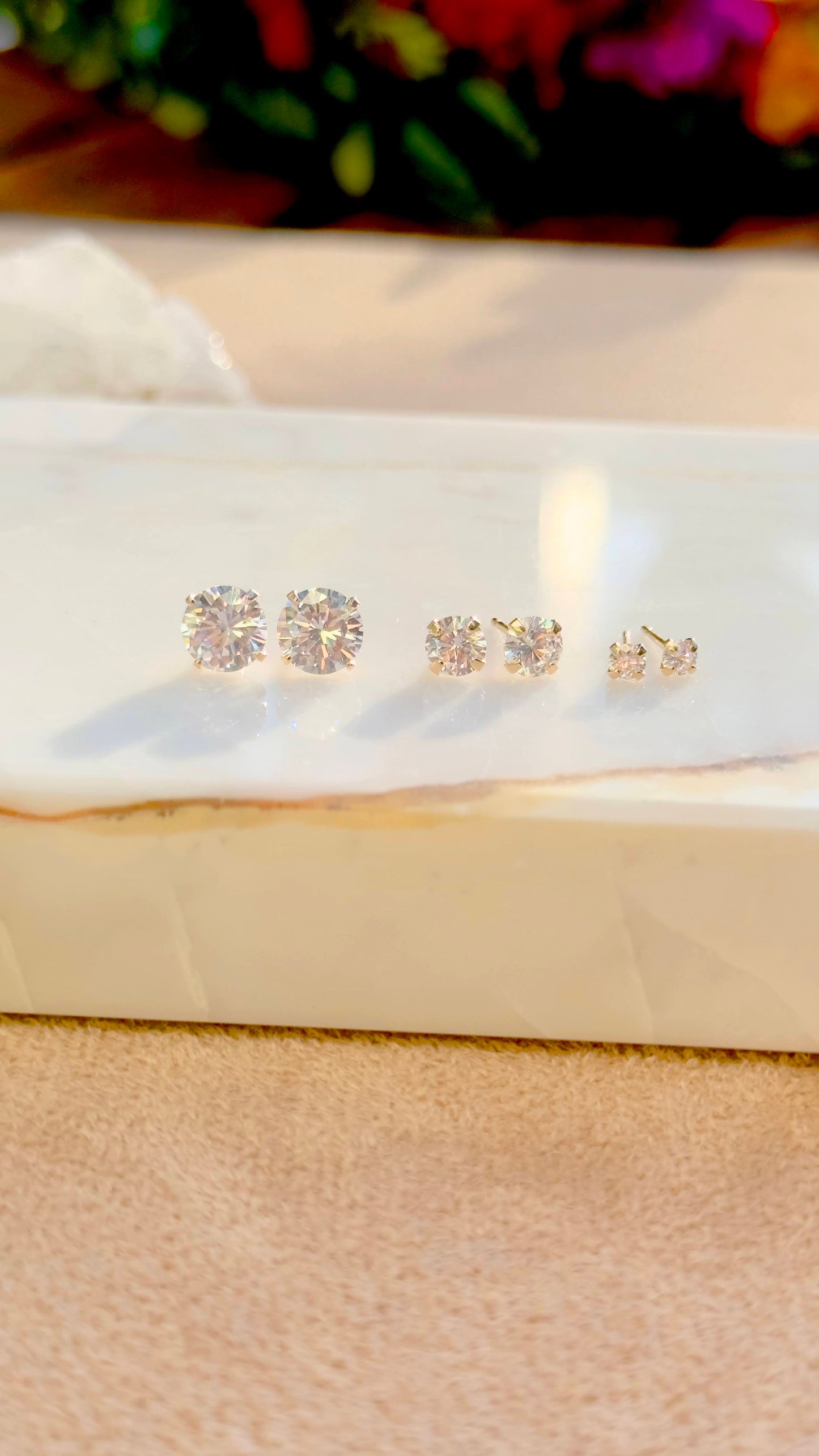 Solitaire earrings in 18k gold plating 4MM, 6MM, 8MM