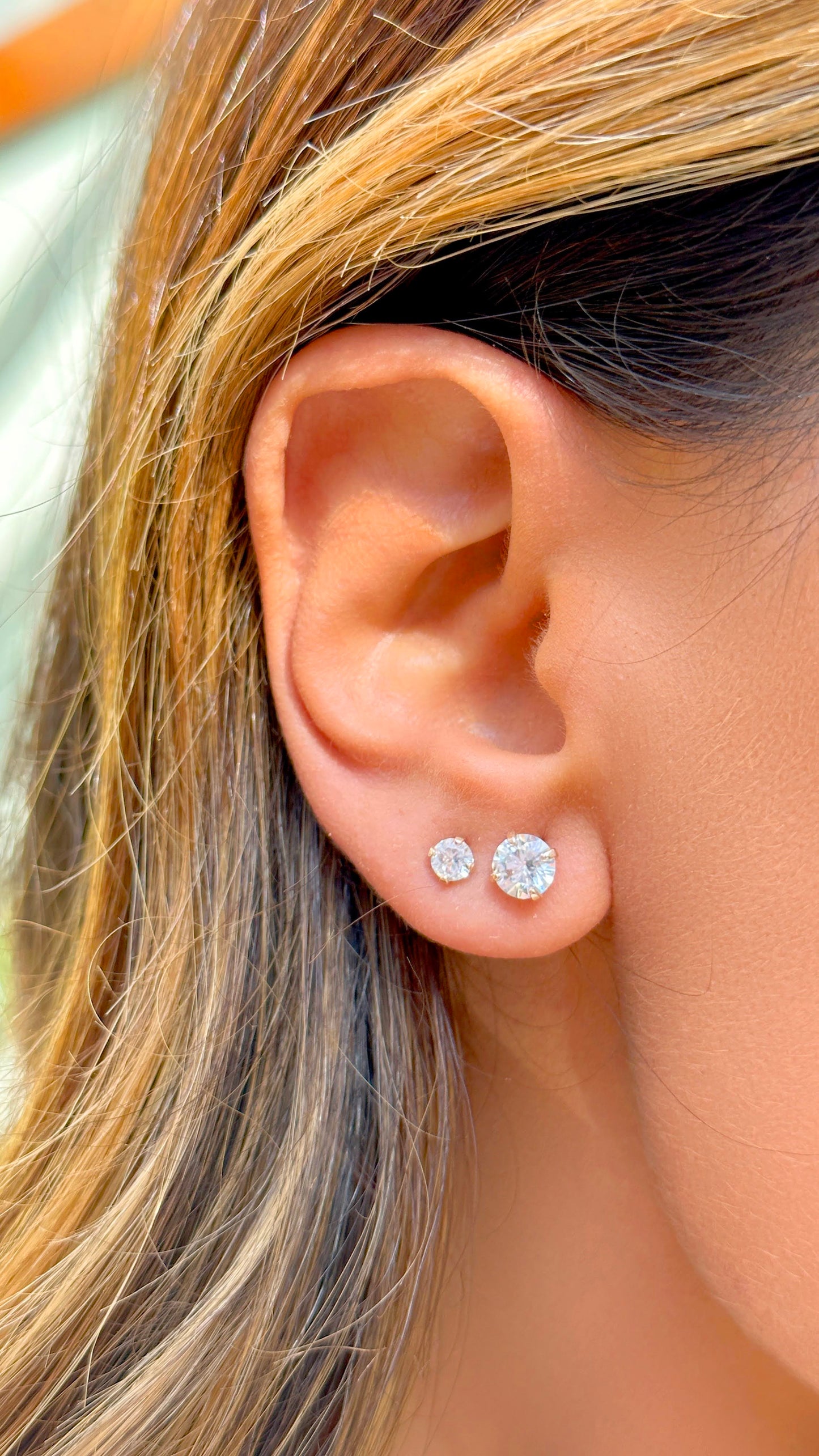 Solitaire earrings in 18k gold plating 4MM, 6MM, 8MM