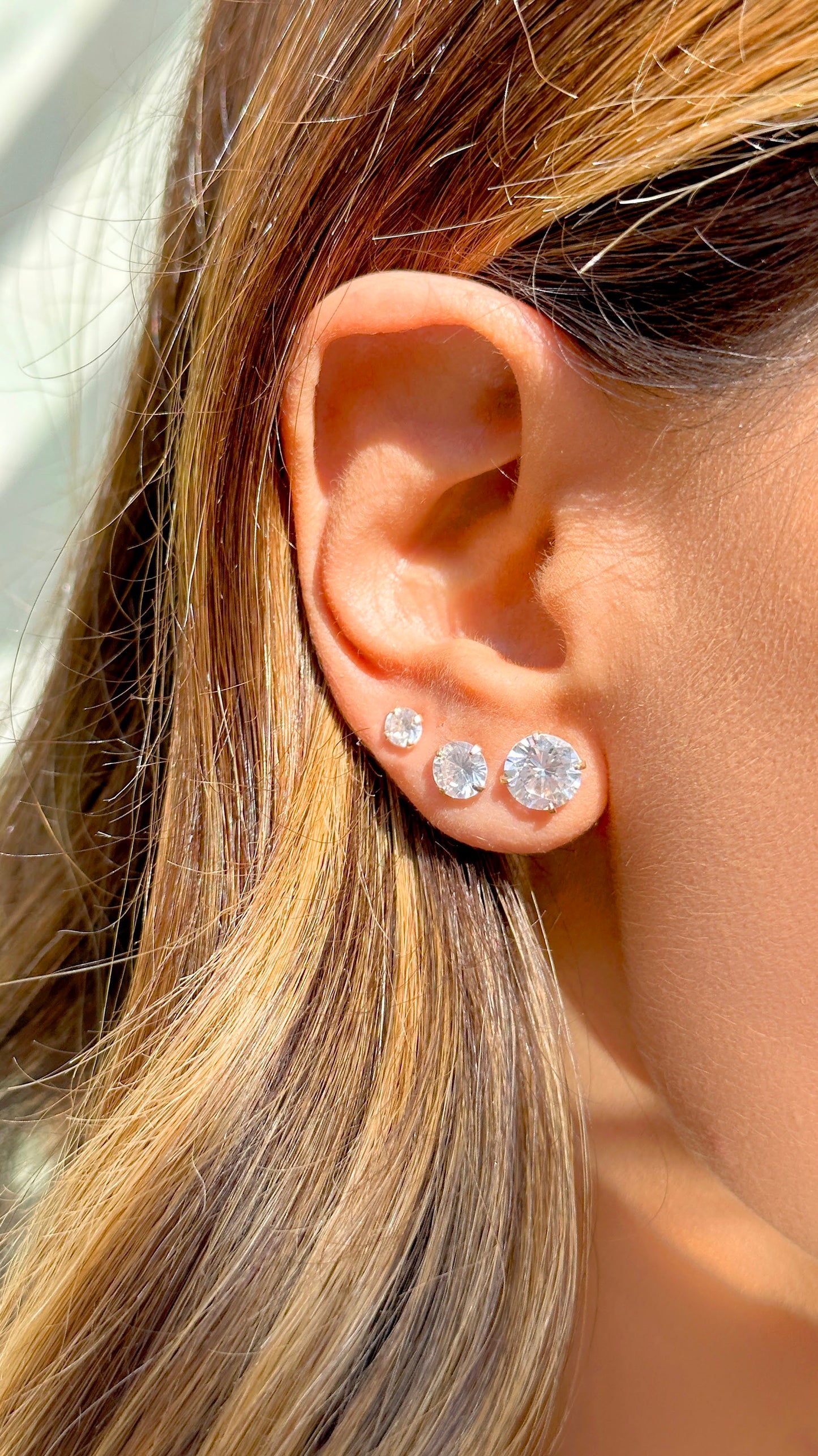 Solitaire earrings in 18k gold plating 4MM, 6MM, 8MM