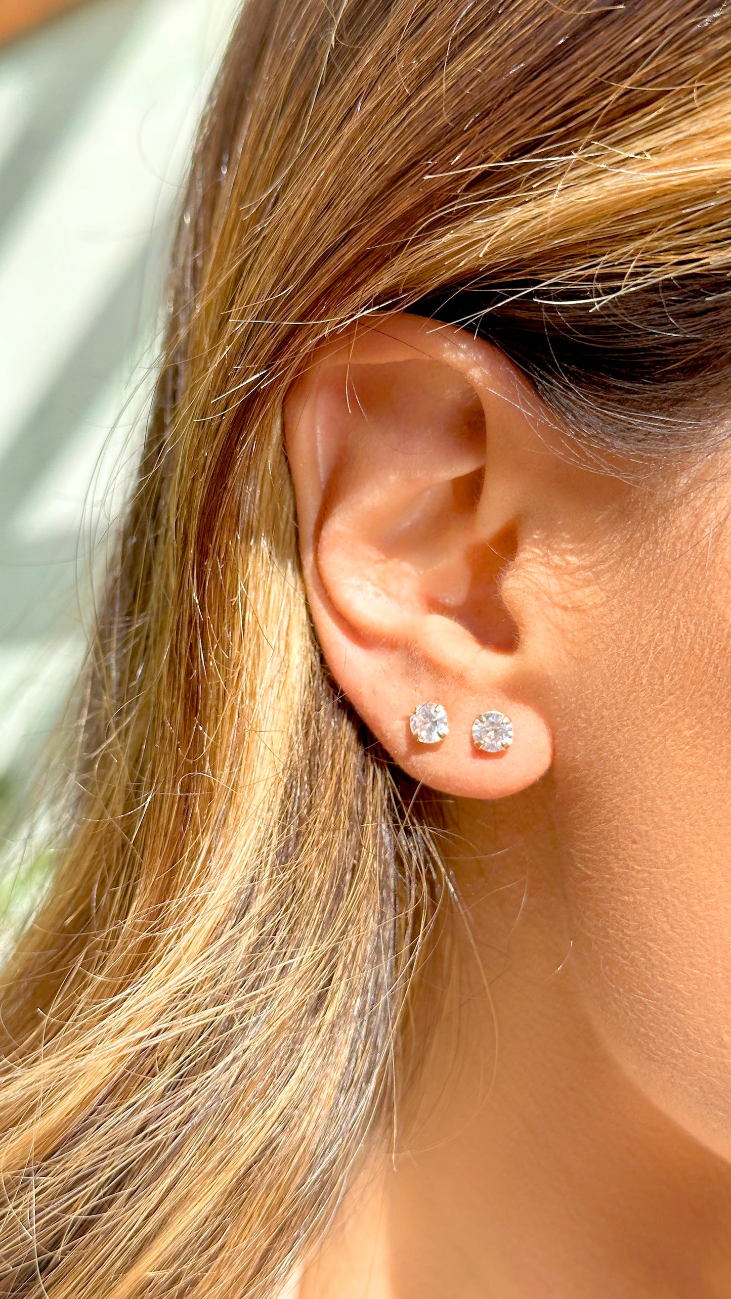 Solitaire earrings in 18k gold plating 4MM, 6MM, 8MM