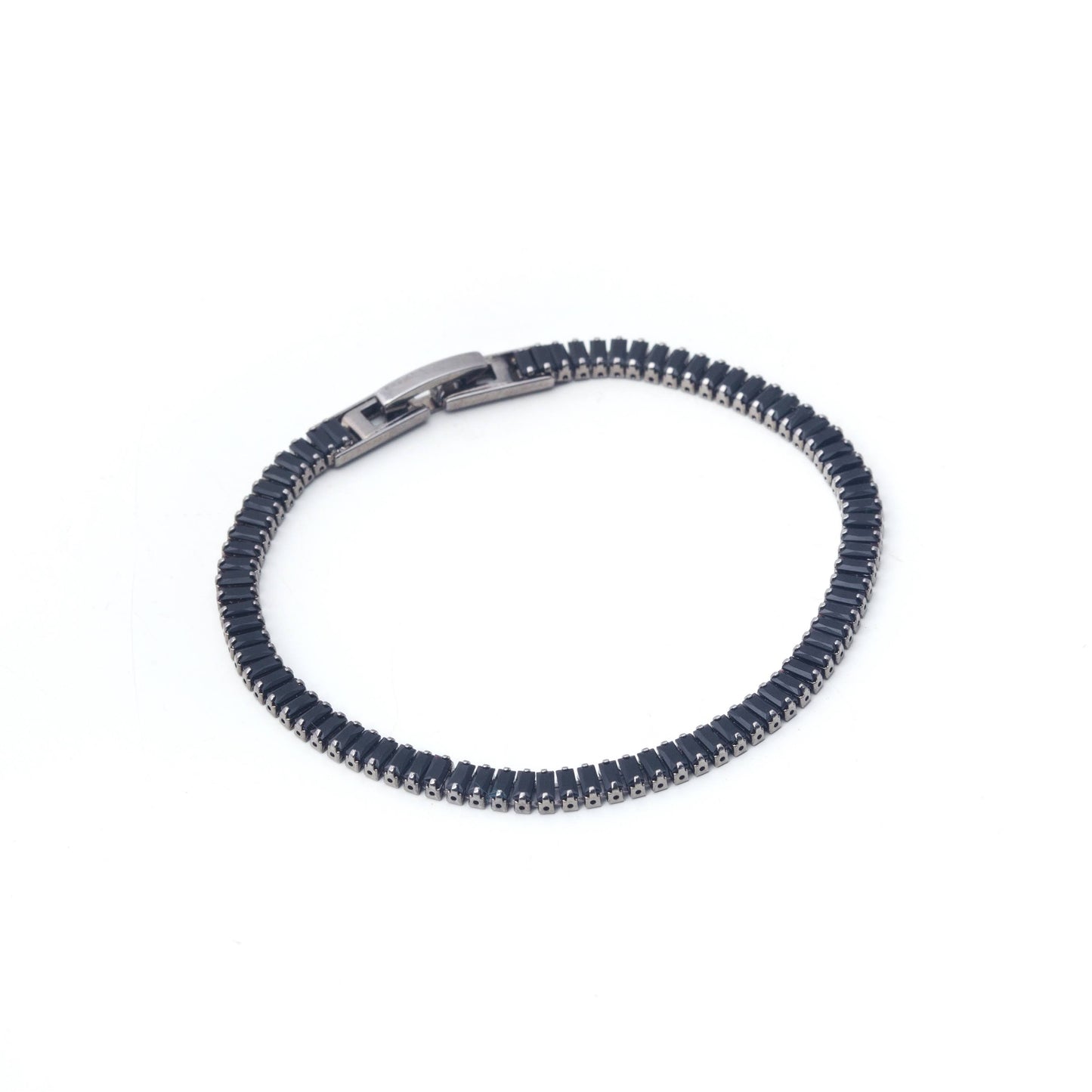 Malleable baguette tennis bracelet in dark rhodium