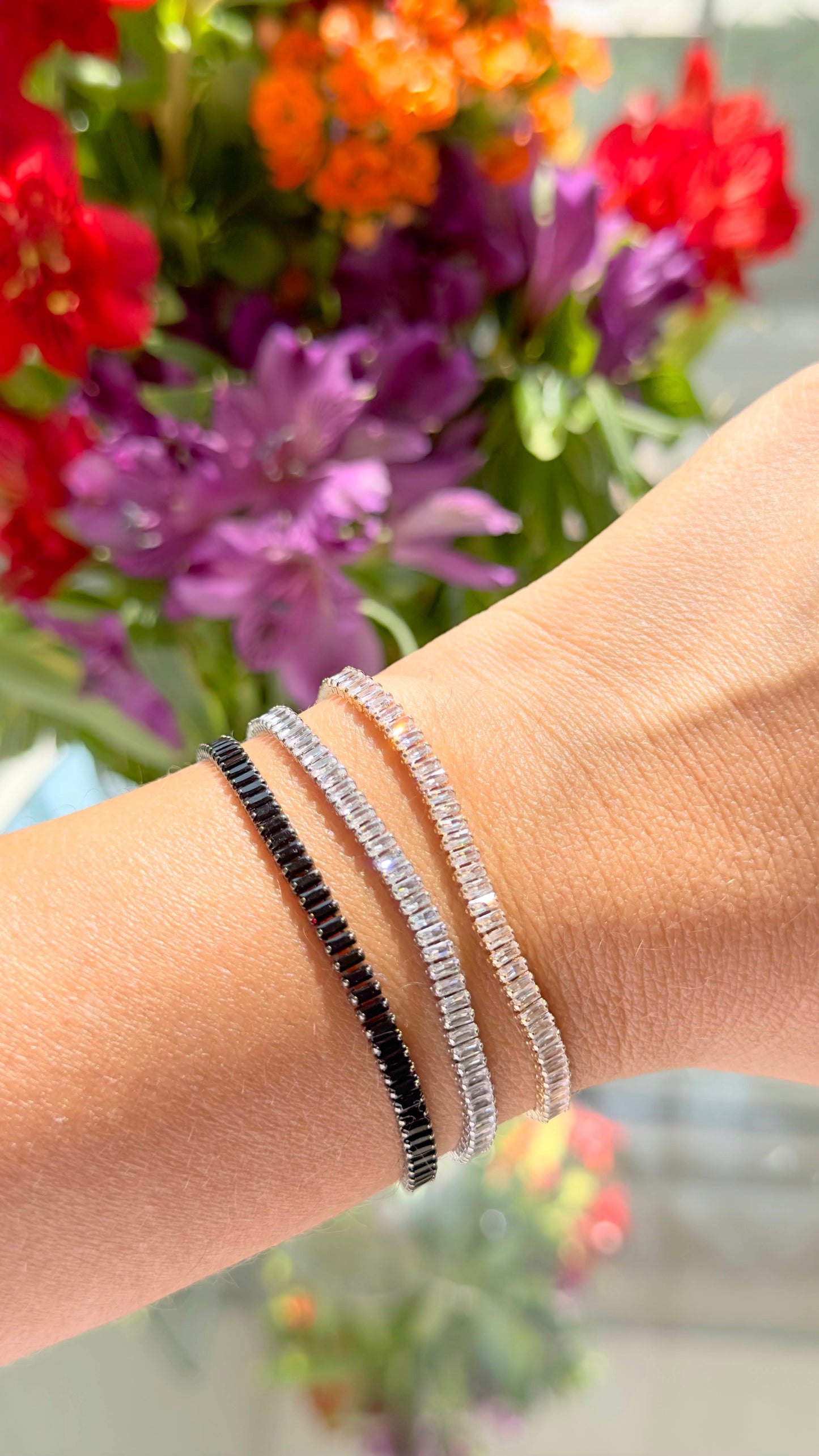 Malleable baguette tennis bracelet in 18k gold