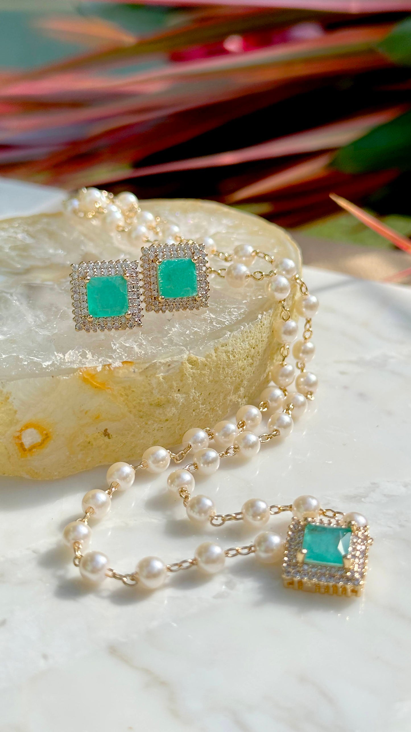 18K gold plated "frame" earring "frame" with tourmaline fusion