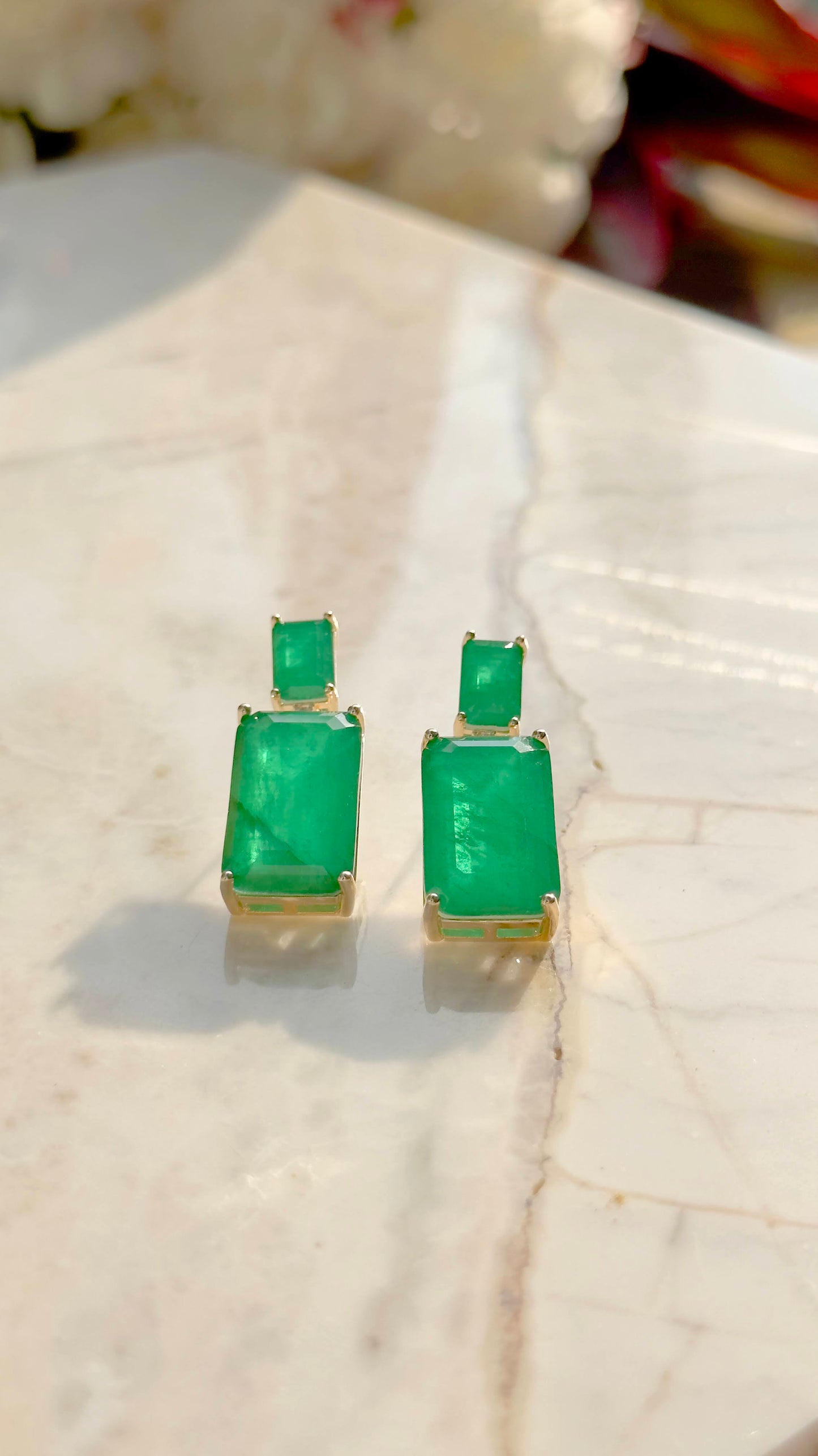 18K gold plated rectangular earring with emerald fusion