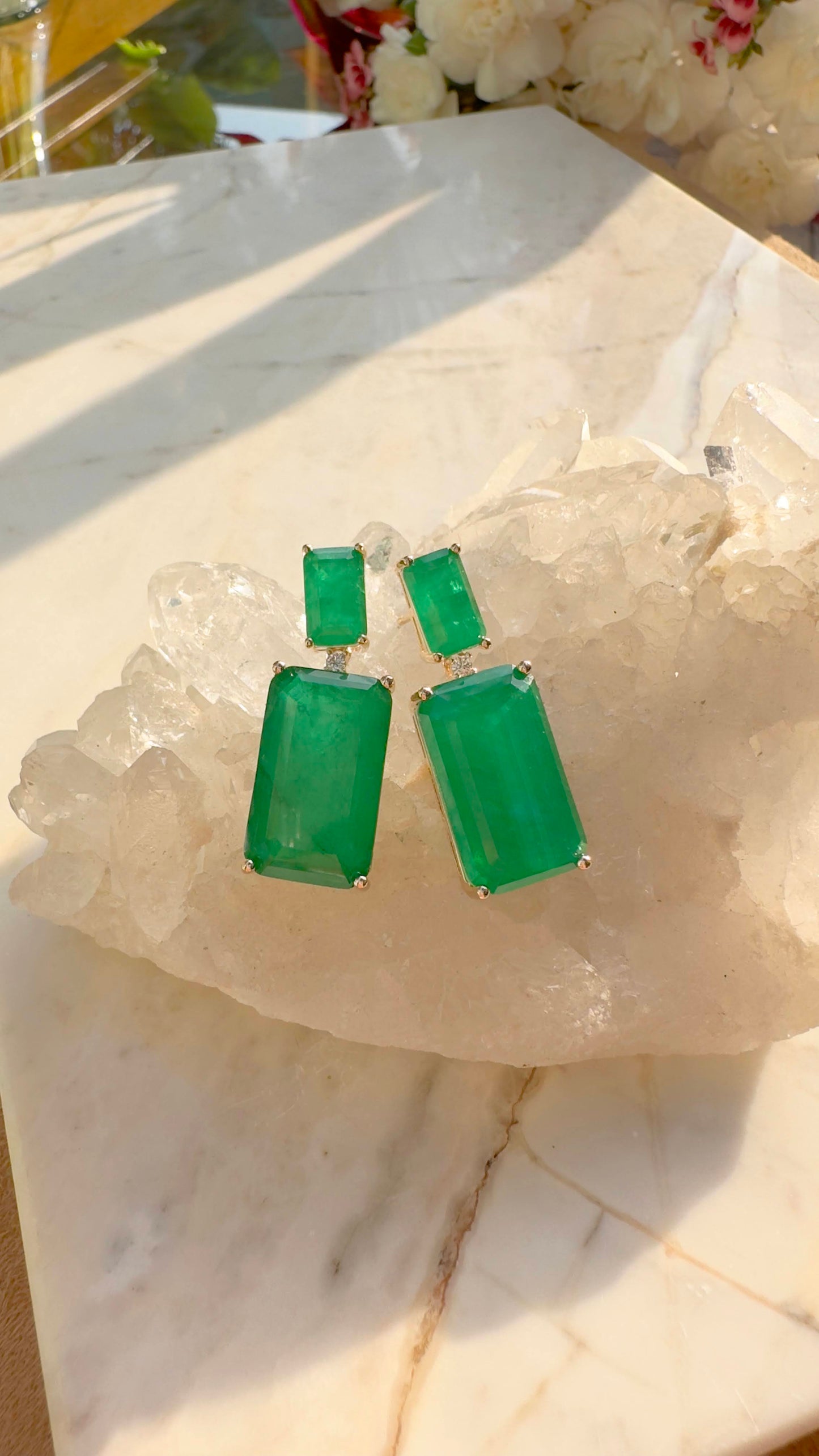 18K gold plated rectangular earring with emerald fusion