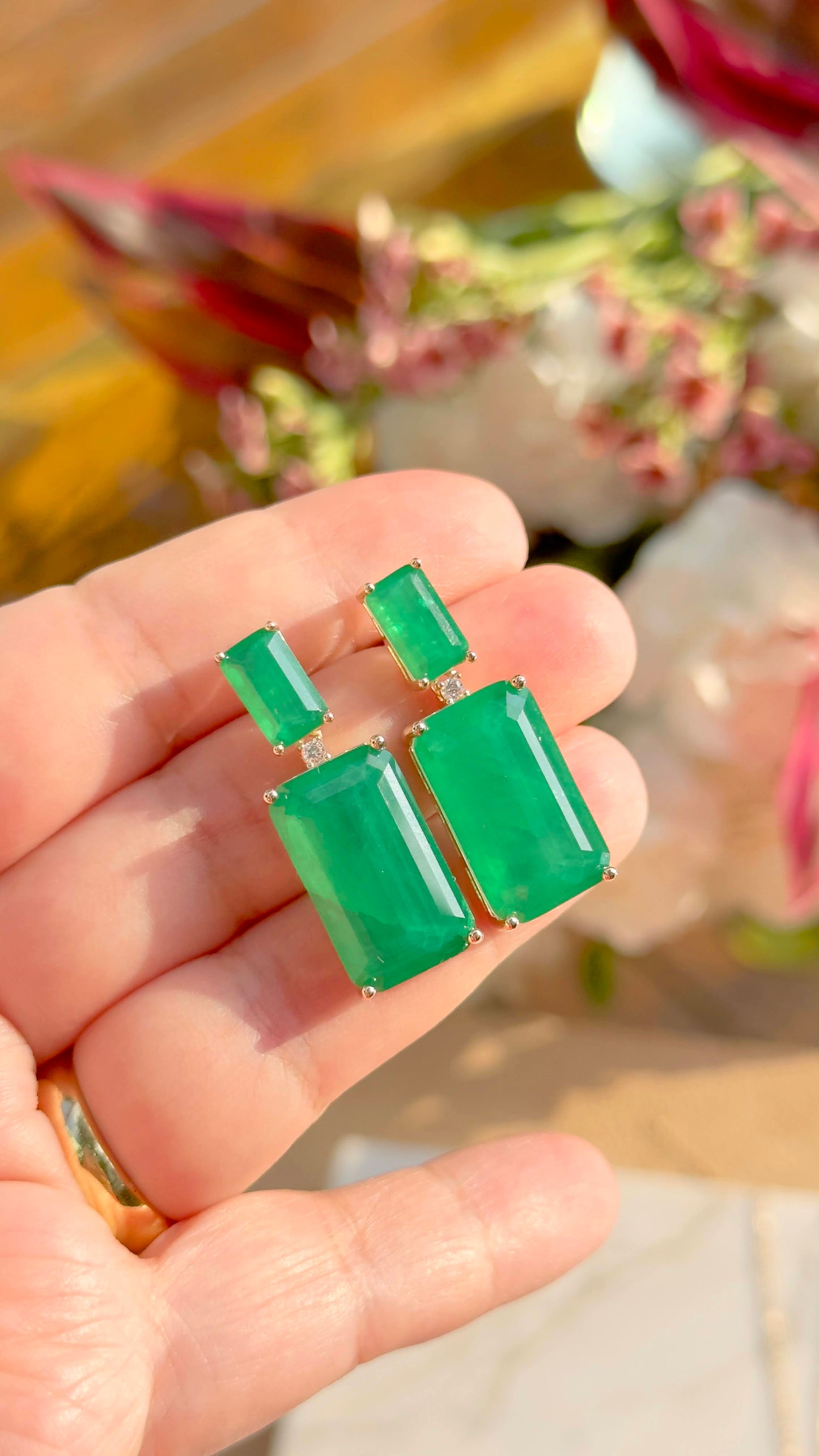 18K gold plated rectangular earring with emerald fusion