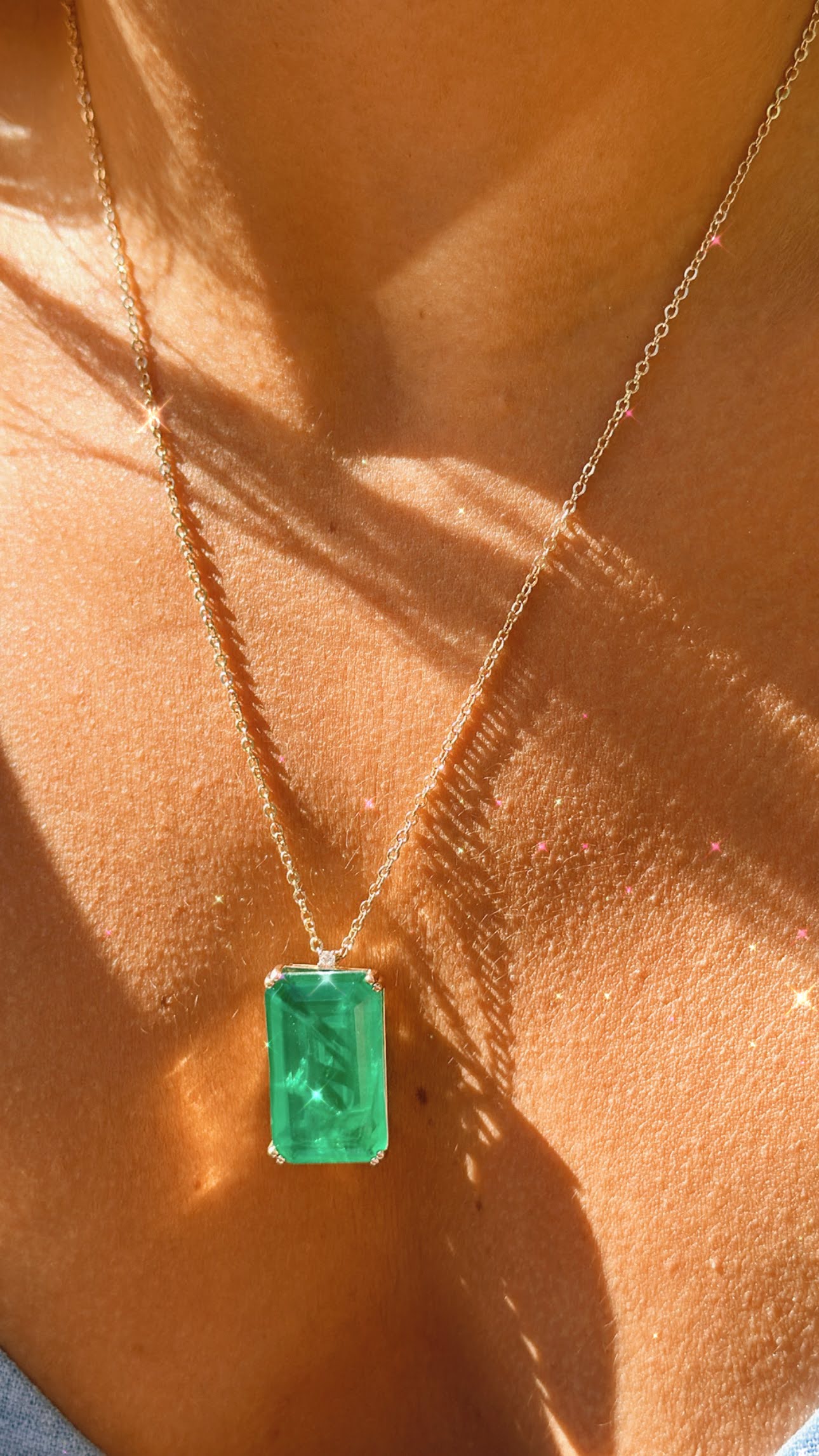 18K gold plated rectangular necklace with emerald fusion