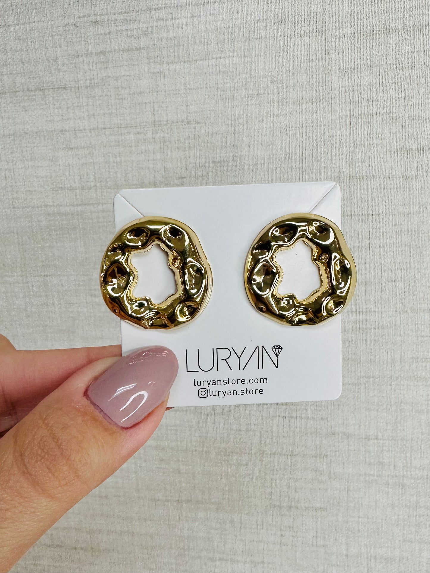 Organic design circle earrings