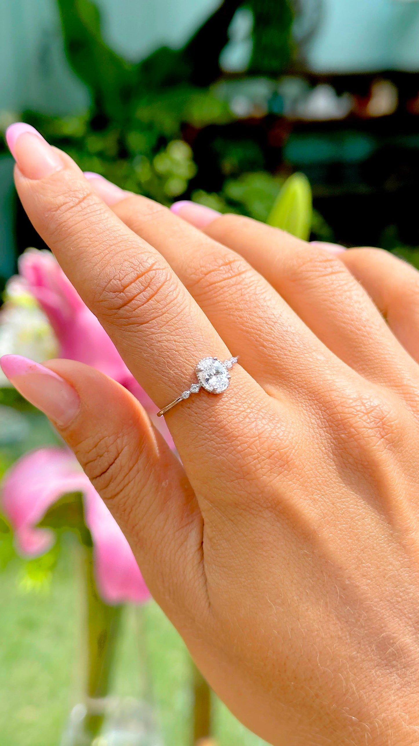 White Zirconia Oval Ring