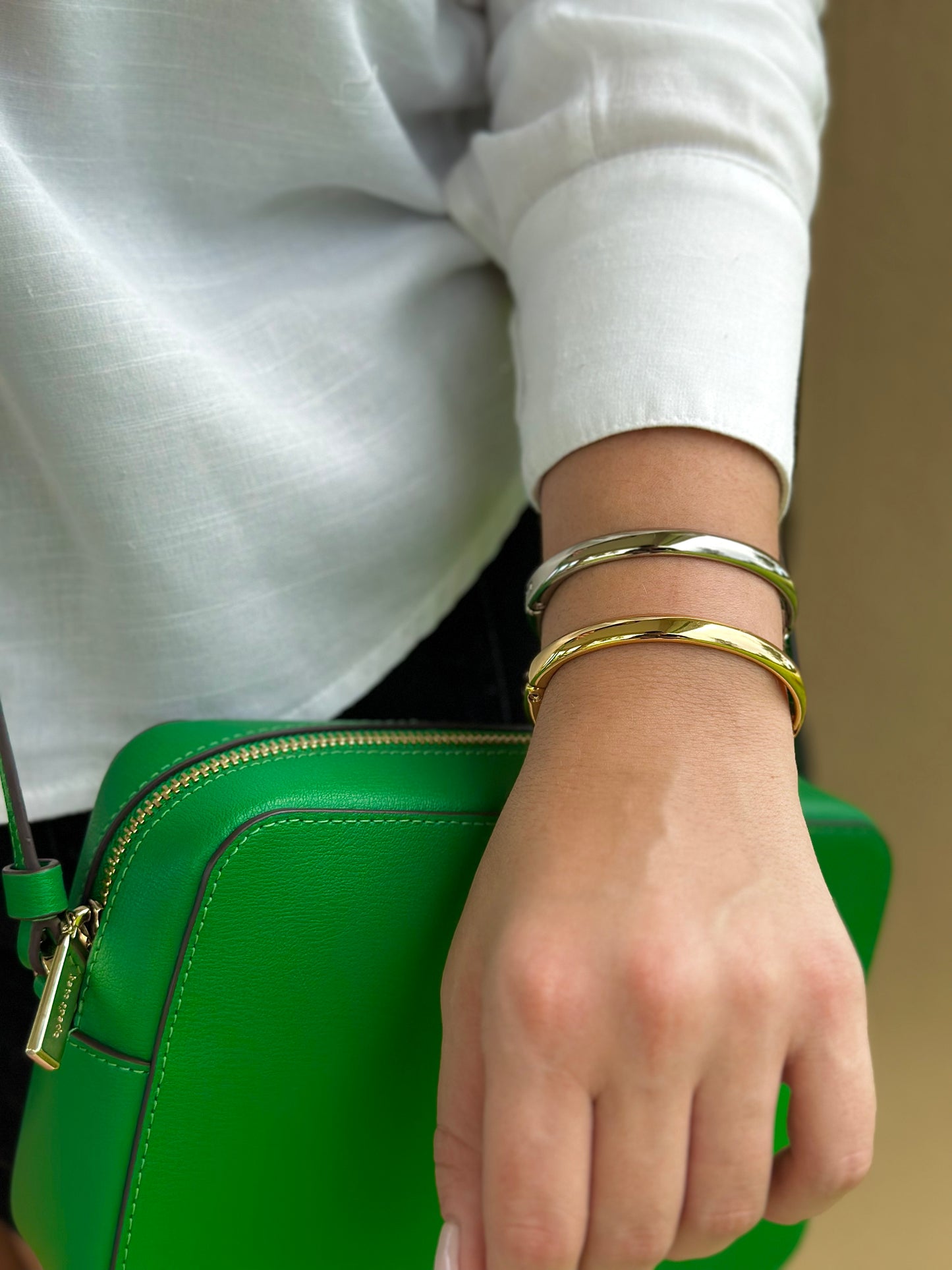 Hard plain bracelet 18k gold plated