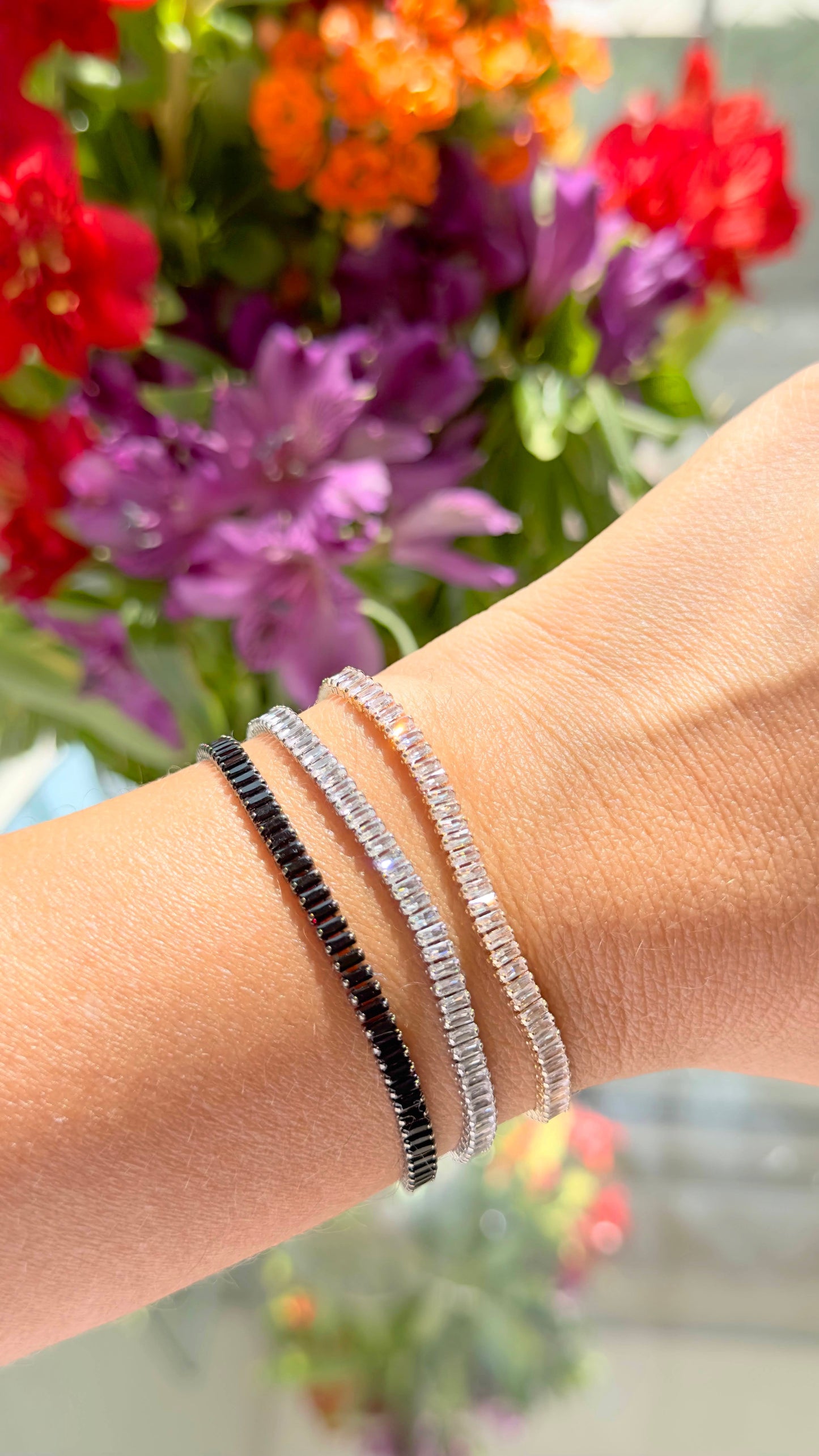 Malleable baguette tennis bracelet in dark rhodium