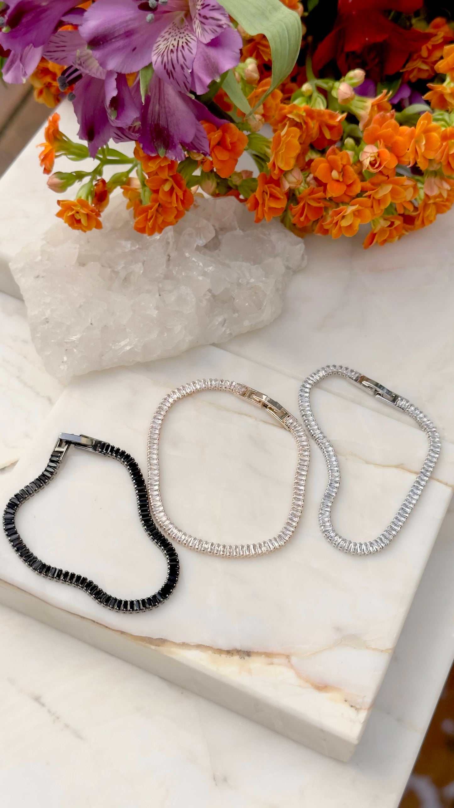 Malleable baguette tennis bracelet in dark rhodium