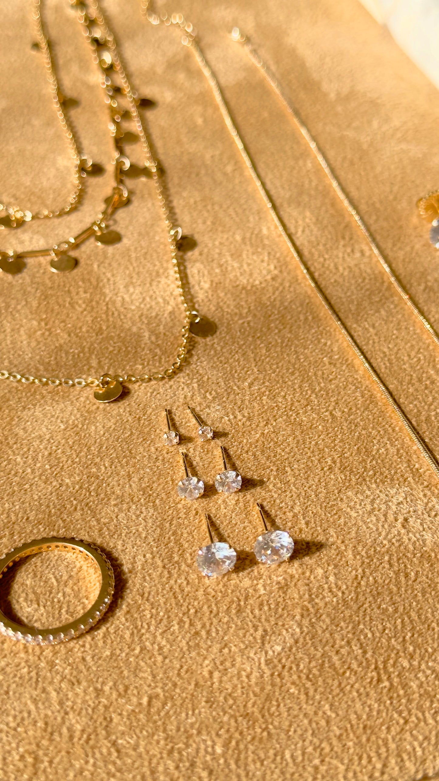 Solitaire earrings in 18k gold plating 4MM, 6MM, 8MM