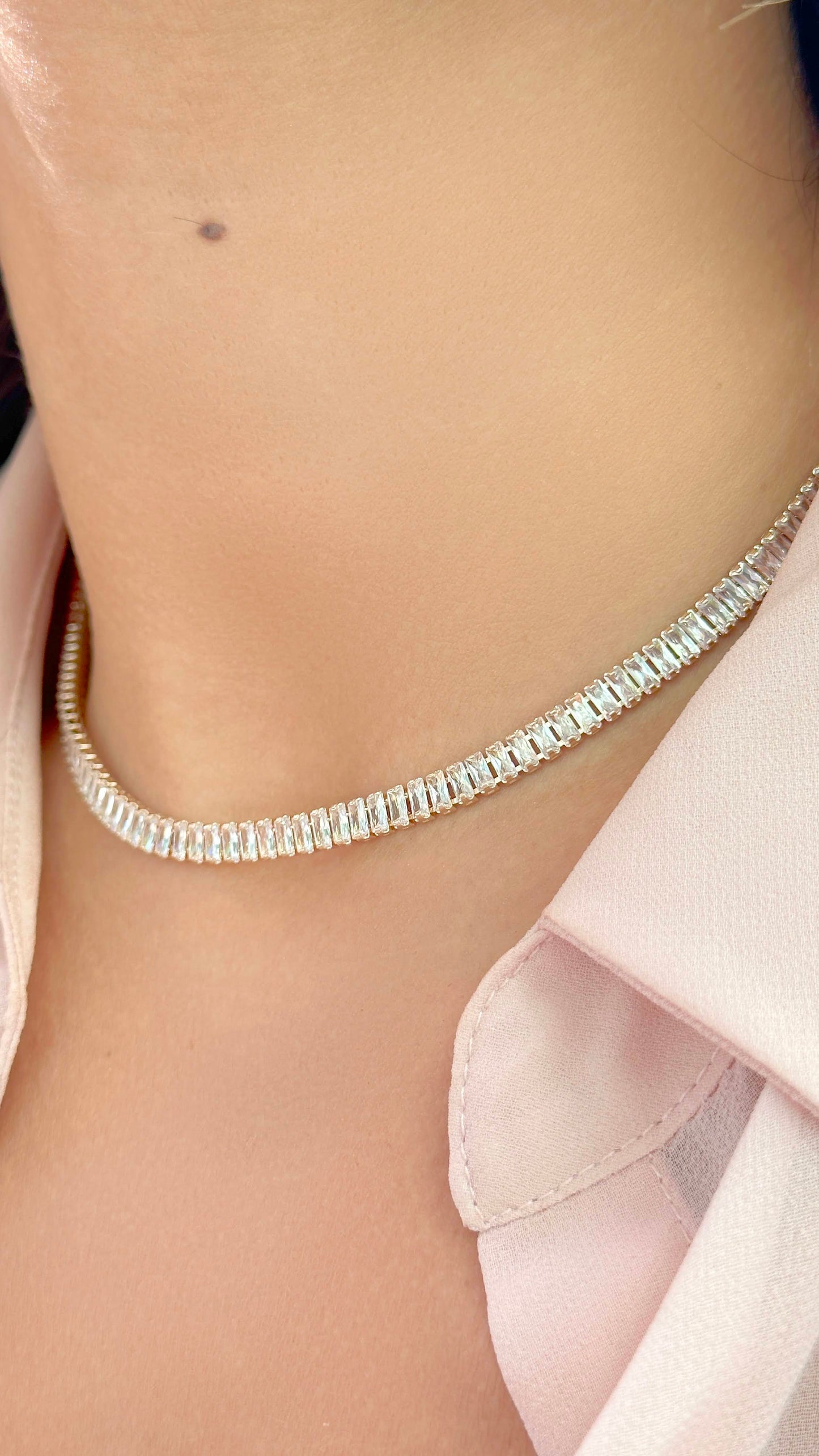 Malleable baguette tennis necklace in 18k Gold plating