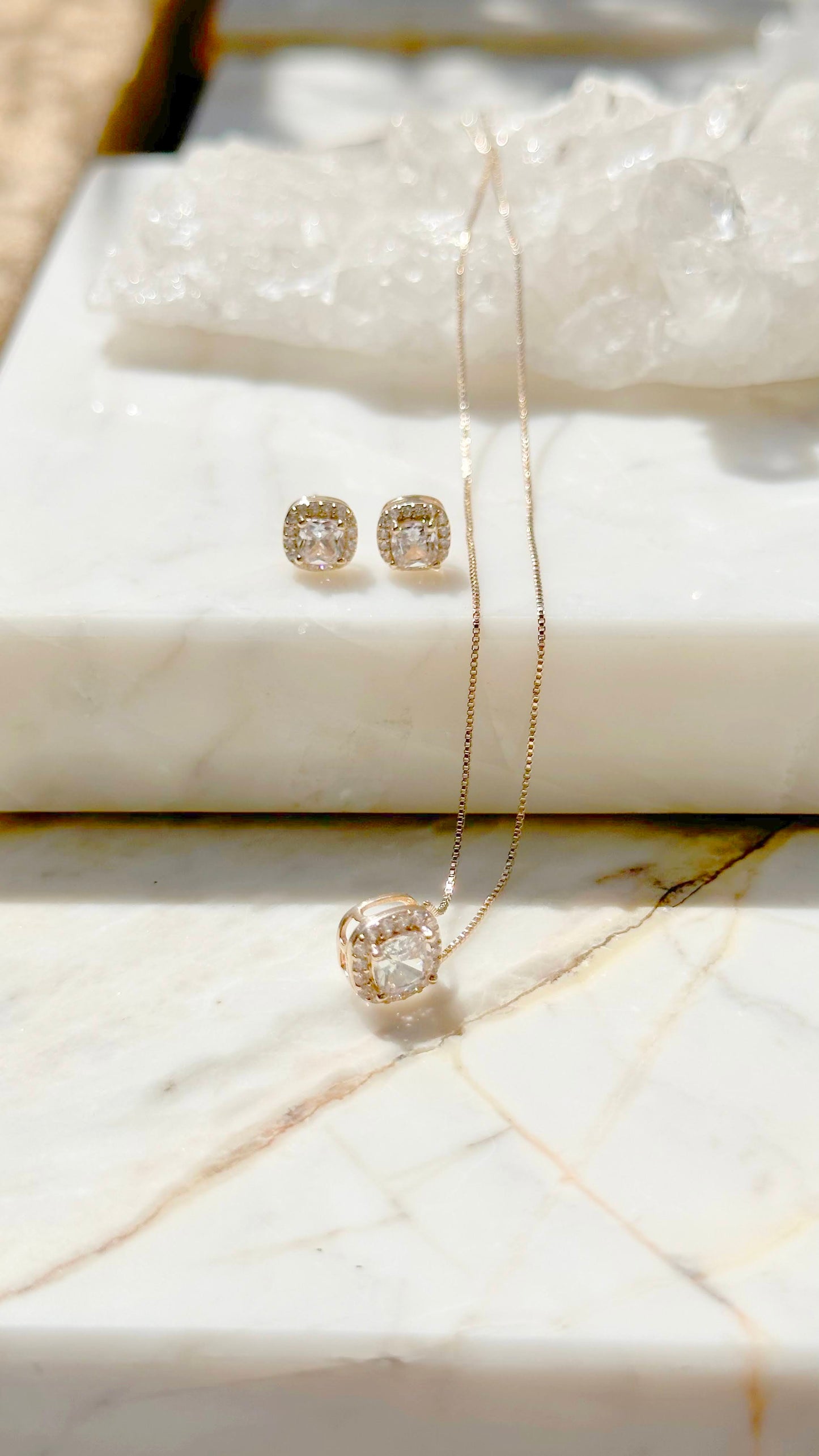 Princess set necklace and earrings 18k gold plated and zirconia