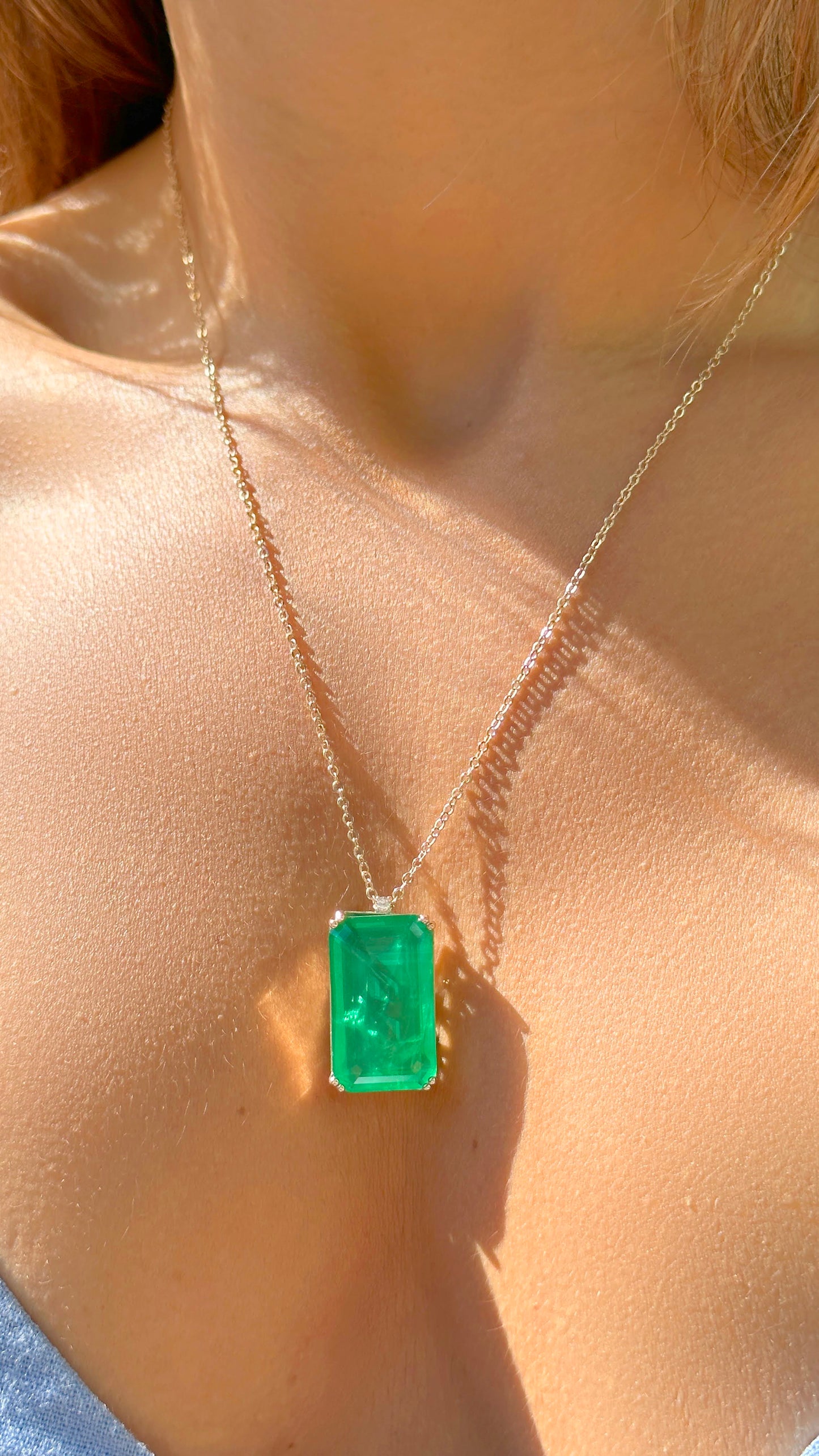18K gold plated rectangular necklace with emerald fusion