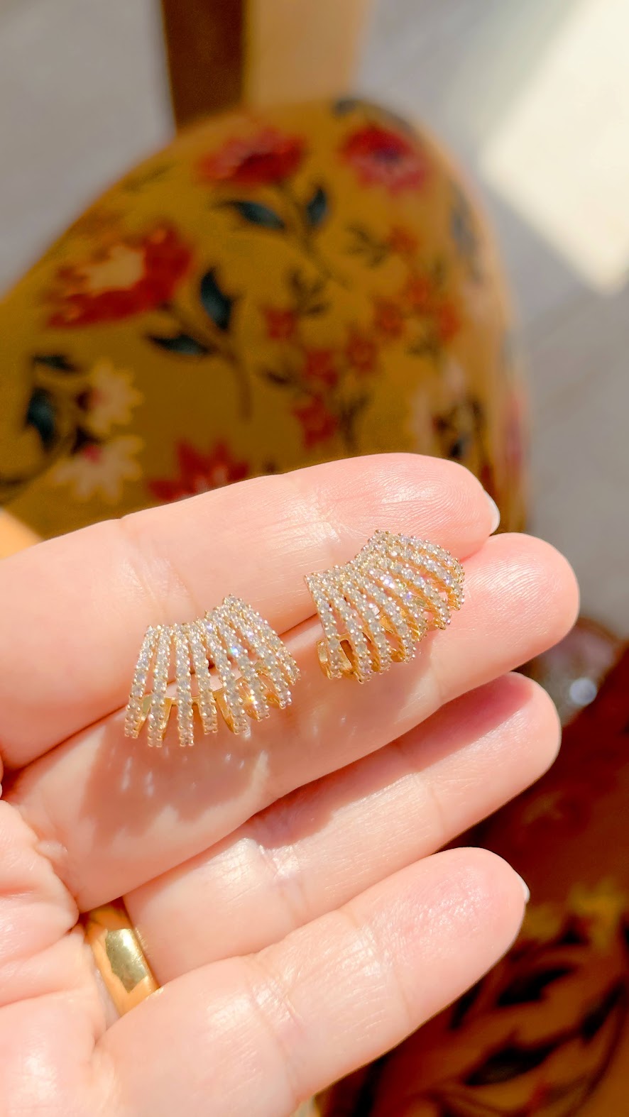 Stud wave earrings in 18k gold plating