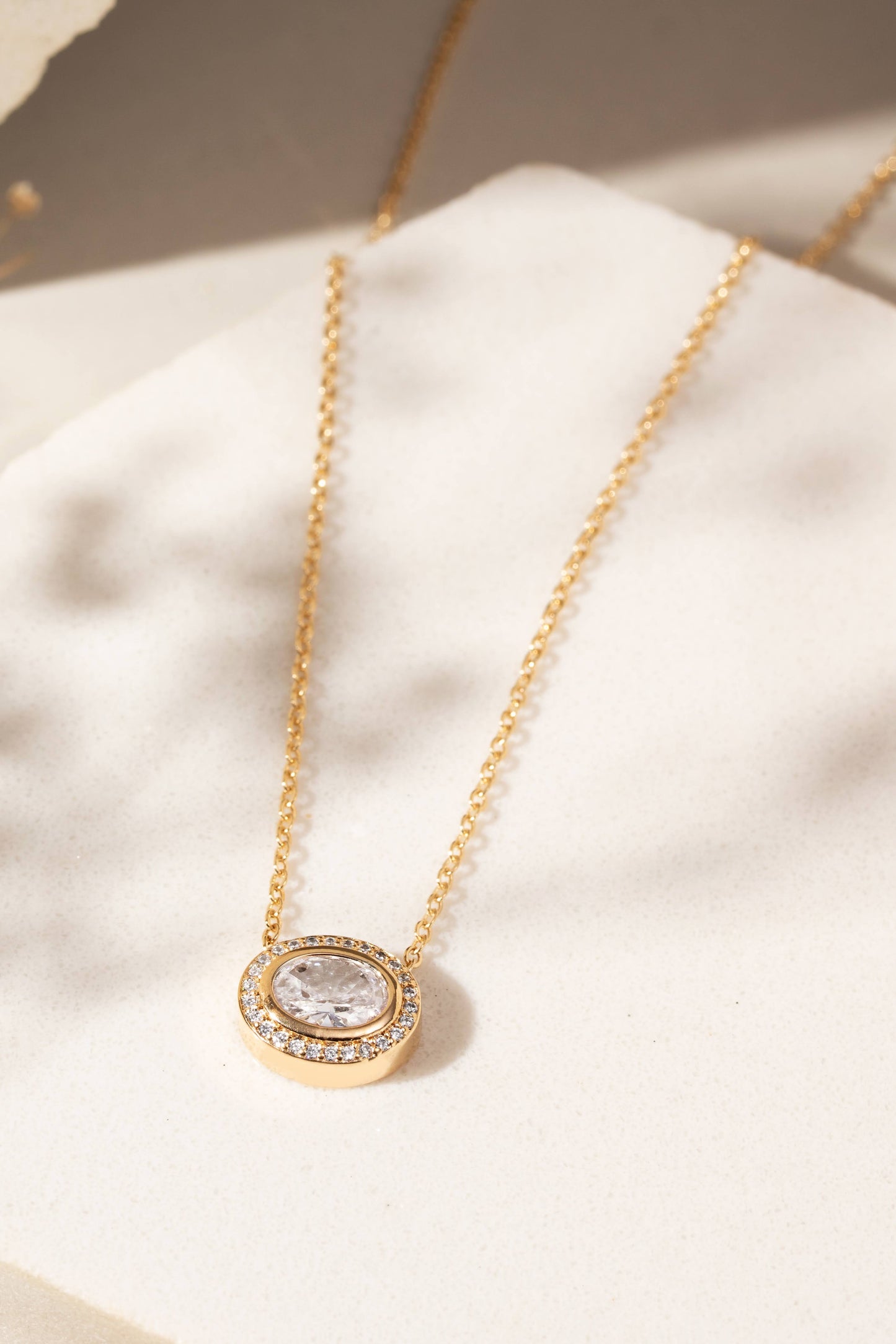 Oval Pendant White Zirconia Necklace