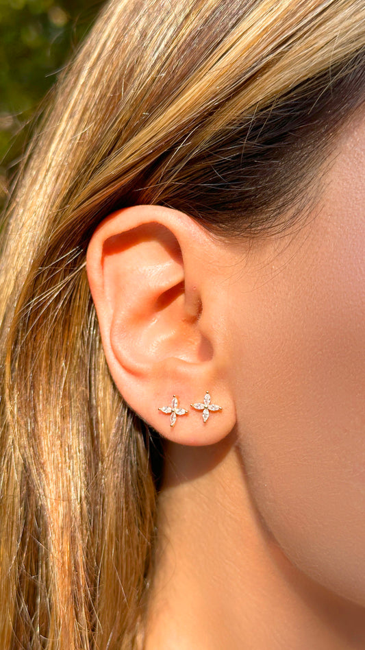 White Zirconia Flower Earrings